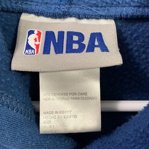 NBA hoodie size M(8) or M(10) see tag. Good condition has pilling good condition - Picture 2 of 5
